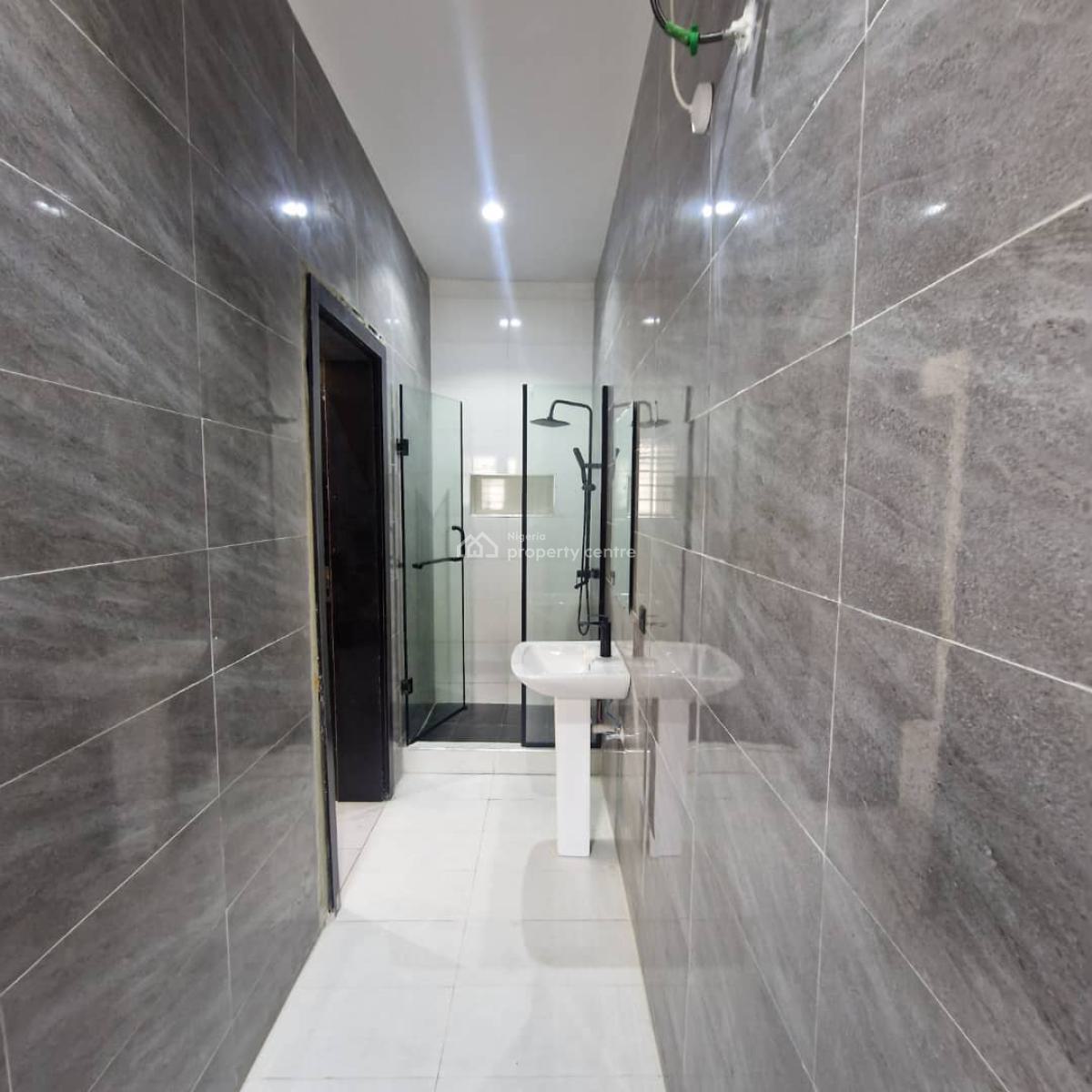 Fully Serviced 3 Bedroom Flat with a Room Bq, Lekki Phase 1, Lekki, Lagos, Flat / Apartment for Rent