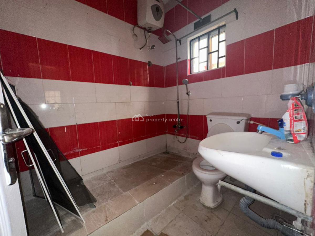 a Spacious 2 Bedroom Flat, Omole Phase 2, Ikeja, Lagos, Flat / Apartment for Rent