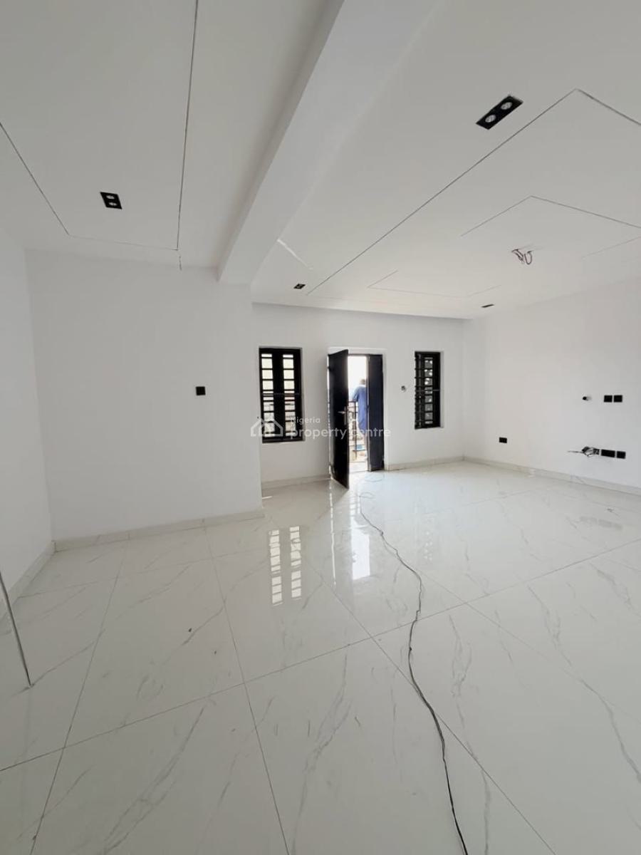 Exquisite 3 Bedroom Apartment in Serene Location, Yaba, Lagos, Flat / Apartment for Sale