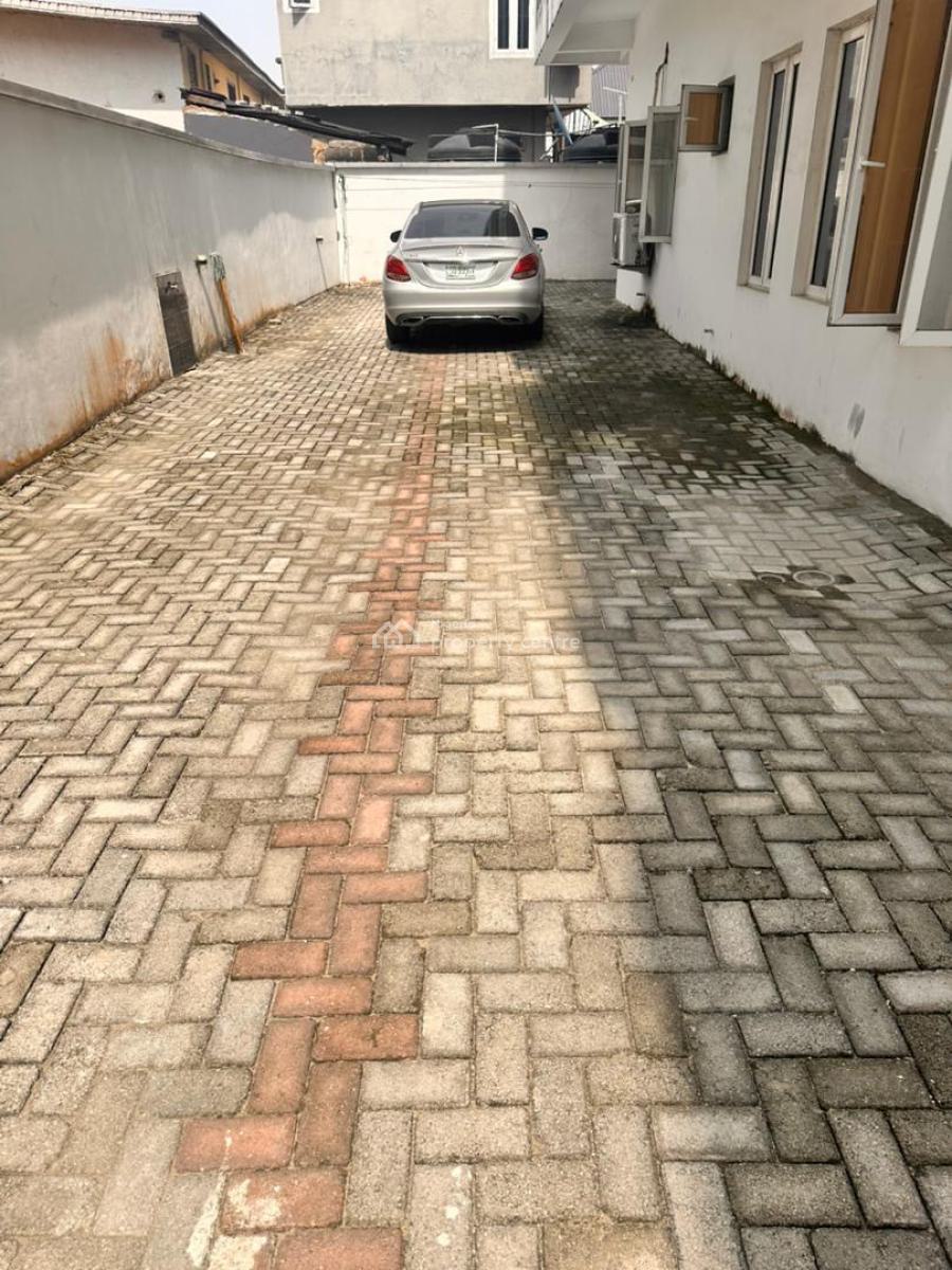 Exquisite 2 Bedroom Apartment, Freedom Way, Lekki Phase 1, Lekki, Lagos, Flat / Apartment for Rent