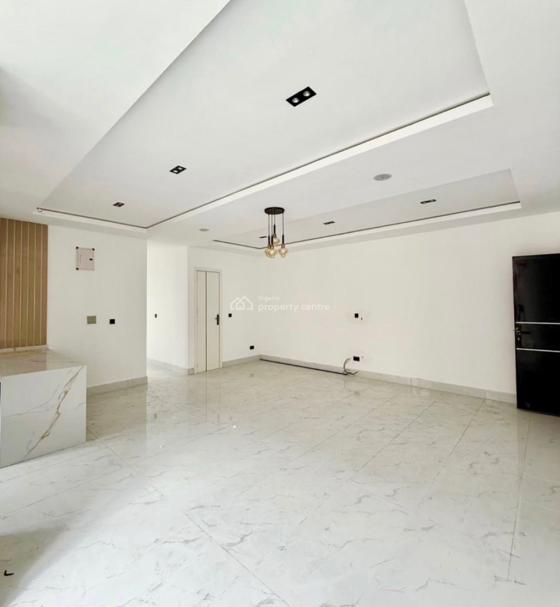 2 Bedroom Apartment with  Gym & Bq, Lekki Phase 1, Lekki, Lagos, Flat / Apartment for Sale