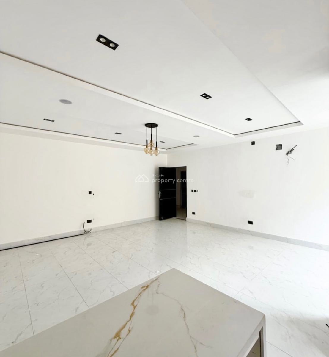 2 Bedroom Apartment with  Gym & Bq, Lekki Phase 1, Lekki, Lagos, Flat / Apartment for Sale