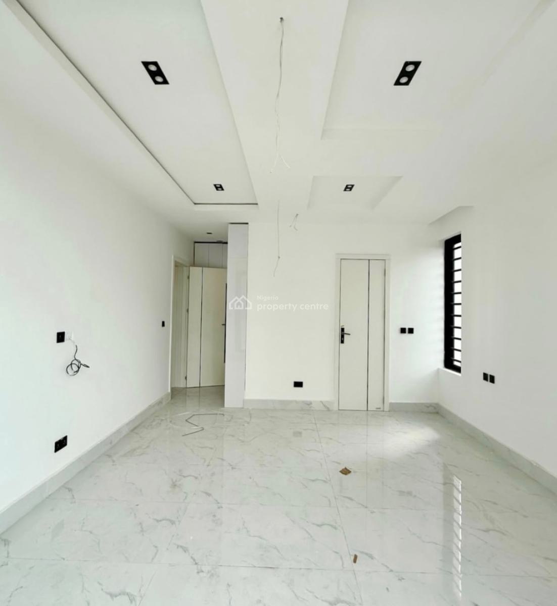 2 Bedroom Apartment with  Gym & Bq, Lekki Phase 1, Lekki, Lagos, Flat / Apartment for Sale