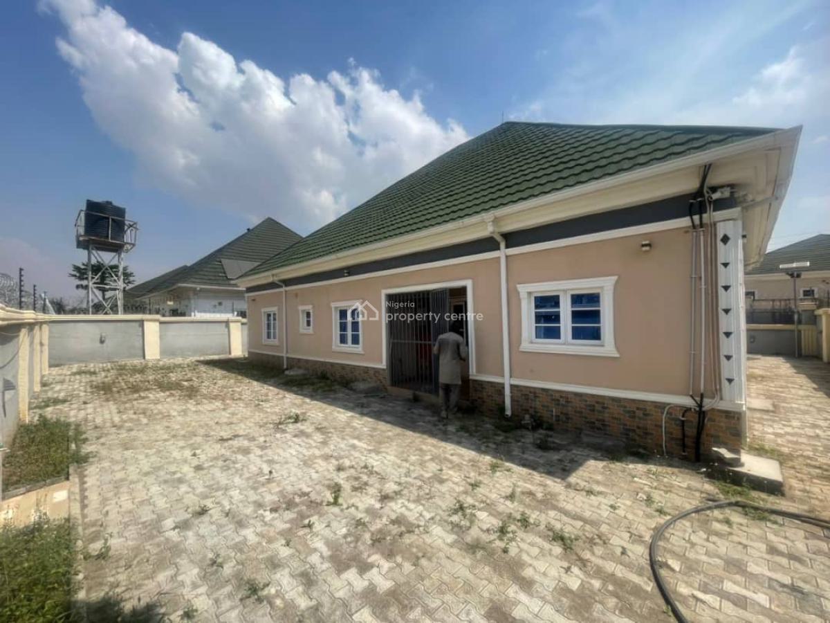 Excellent Spacious 4 Bedroom Bungalow, Von Road, Lugbe District, Abuja, Detached Bungalow for Sale