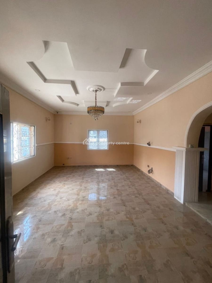 Excellent Spacious 4 Bedroom Bungalow, Von Road, Lugbe District, Abuja, Detached Bungalow for Sale