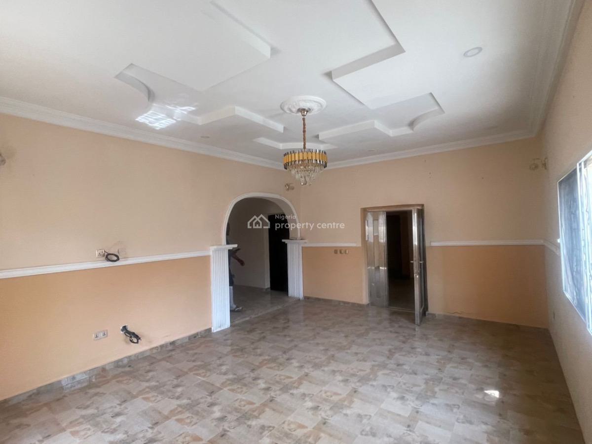 Excellent Spacious 4 Bedroom Bungalow, Von Road, Lugbe District, Abuja, Detached Bungalow for Sale