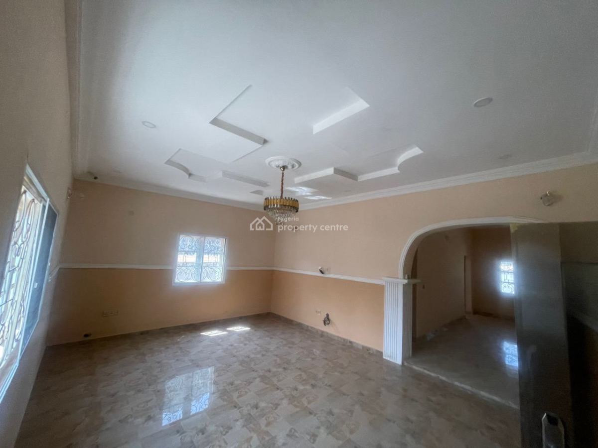 Excellent Spacious 4 Bedroom Bungalow, Von Road, Lugbe District, Abuja, Detached Bungalow for Sale