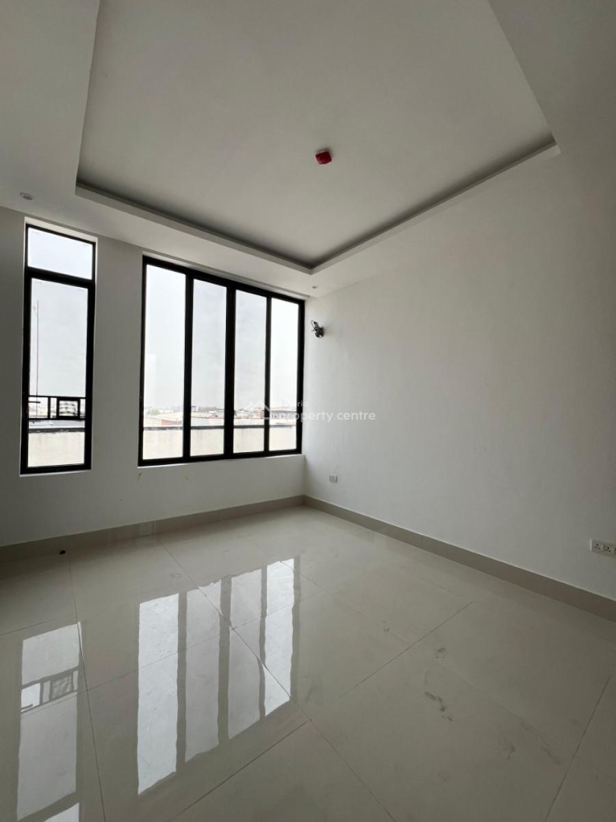 Aesthetically Pleasing 3 Bedroom Apartment, Lekki Phase 1, Lekki, Lagos, Block of Flats for Sale