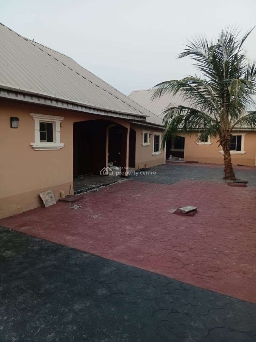 2 Bedroom Flats, Maternity Off Bayeku Road, Igbogbo, Ikorodu, Lagos, House for Rent