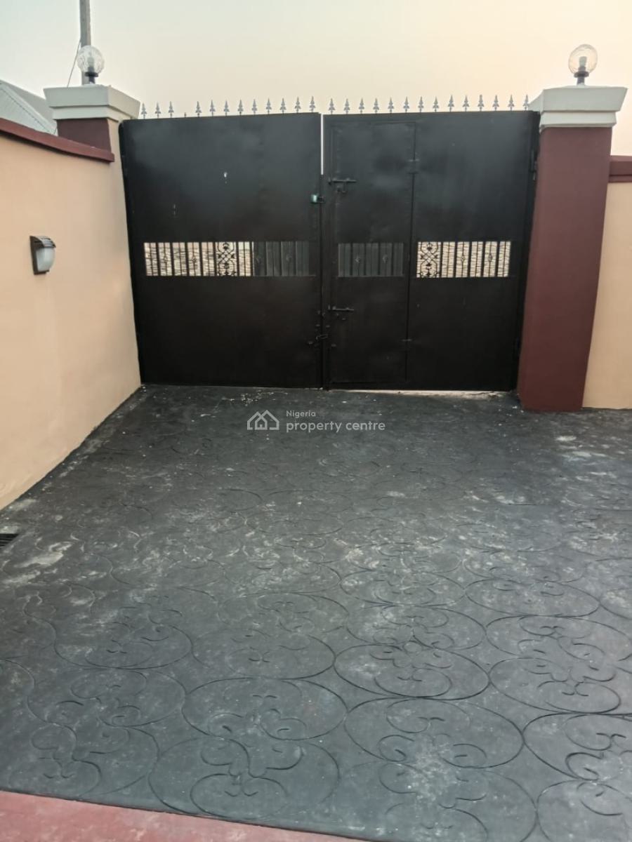 2 Bedroom Flats, Maternity Off Bayeku Road, Igbogbo, Ikorodu, Lagos, House for Rent