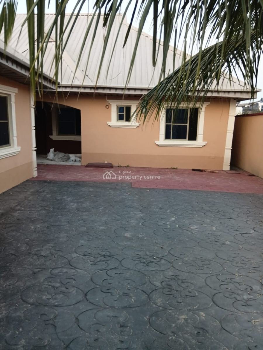 2 Bedroom Flats, Maternity Off Bayeku Road, Igbogbo, Ikorodu, Lagos, House for Rent