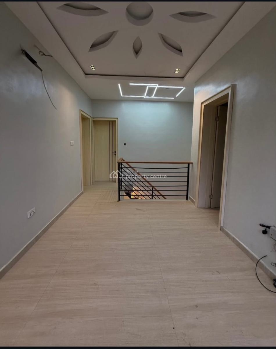 4  Bedrooms Semi Detached House with a Bq, Gbagada Phase 1, Gbagada, Lagos, Semi-detached Duplex for Sale