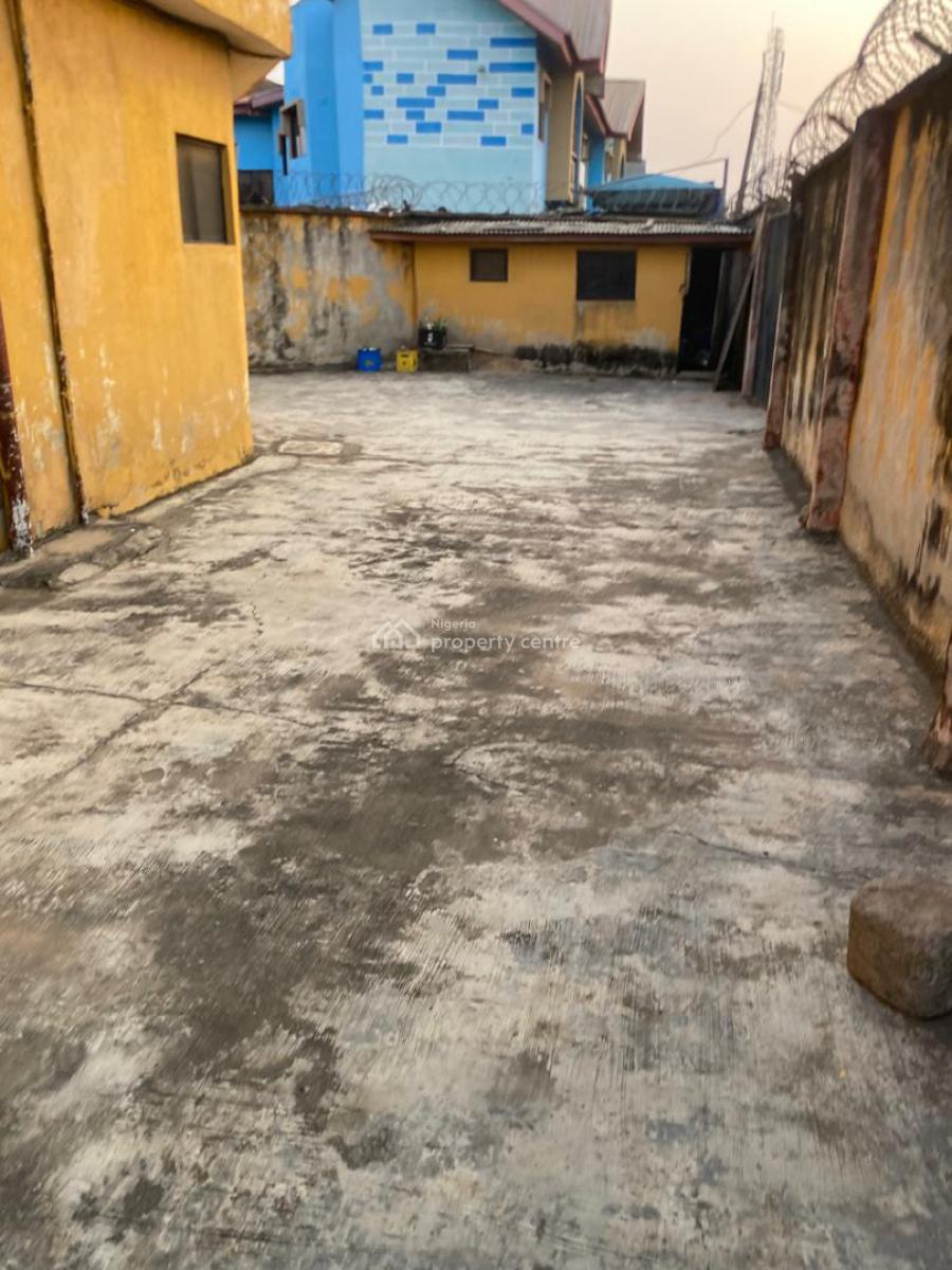 Executive Spacious 7 Nos of Flats, Akowonjo, Alimosho, Lagos, House for Sale