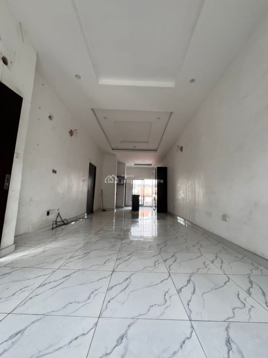 a Massive Master Bedroom with Kitchen.& 2 Balconies, Thomos Estate, Ajah, Lagos, Flat / Apartment for Rent