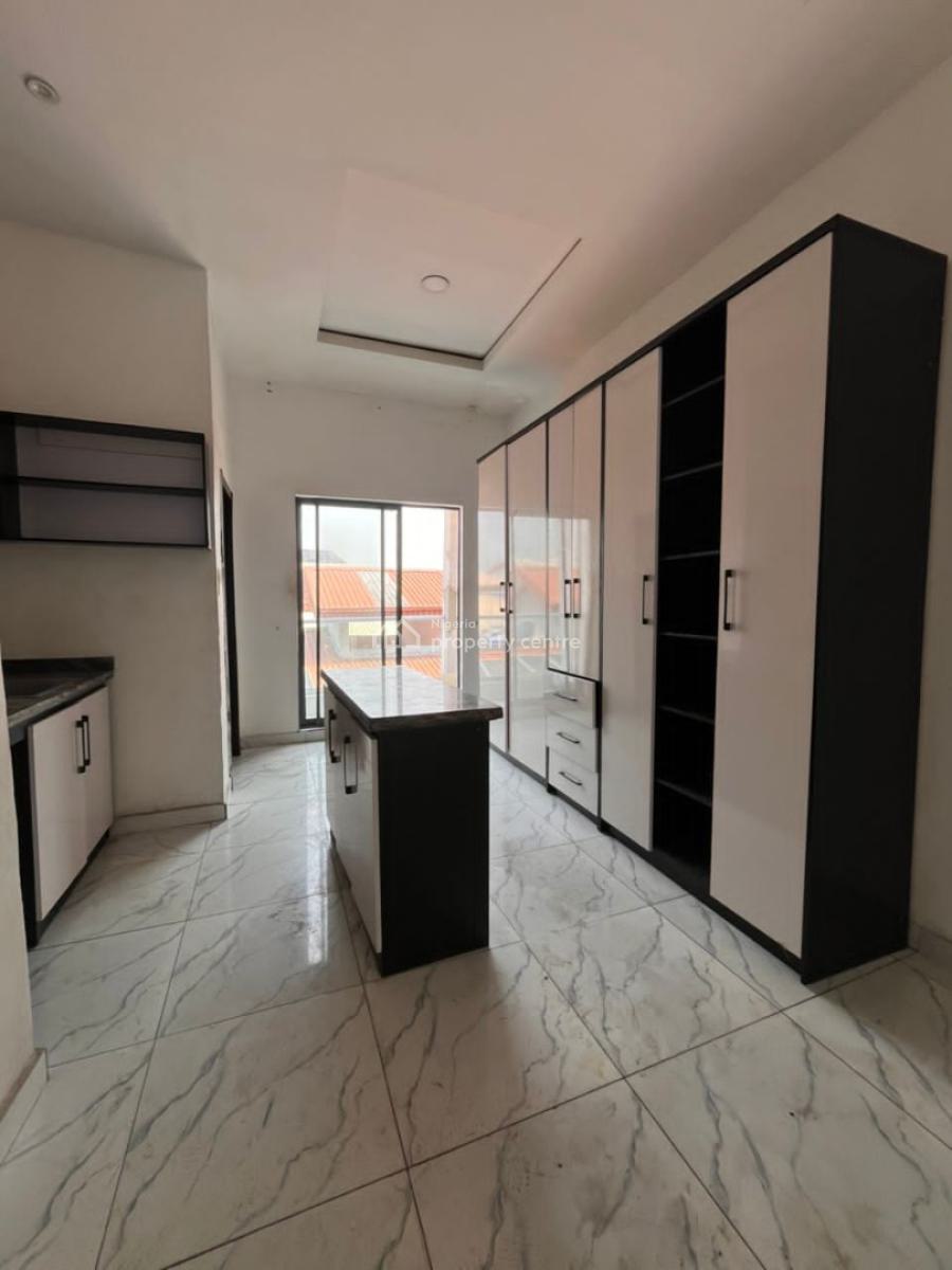 a Massive Master Bedroom with Kitchen.& 2 Balconies, Thomos Estate, Ajah, Lagos, Flat / Apartment for Rent