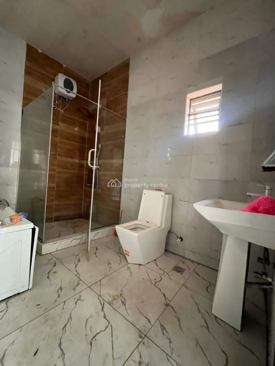 a Massive Master Bedroom with Kitchen.& 2 Balconies, Thomos Estate, Ajah, Lagos, Flat / Apartment for Rent