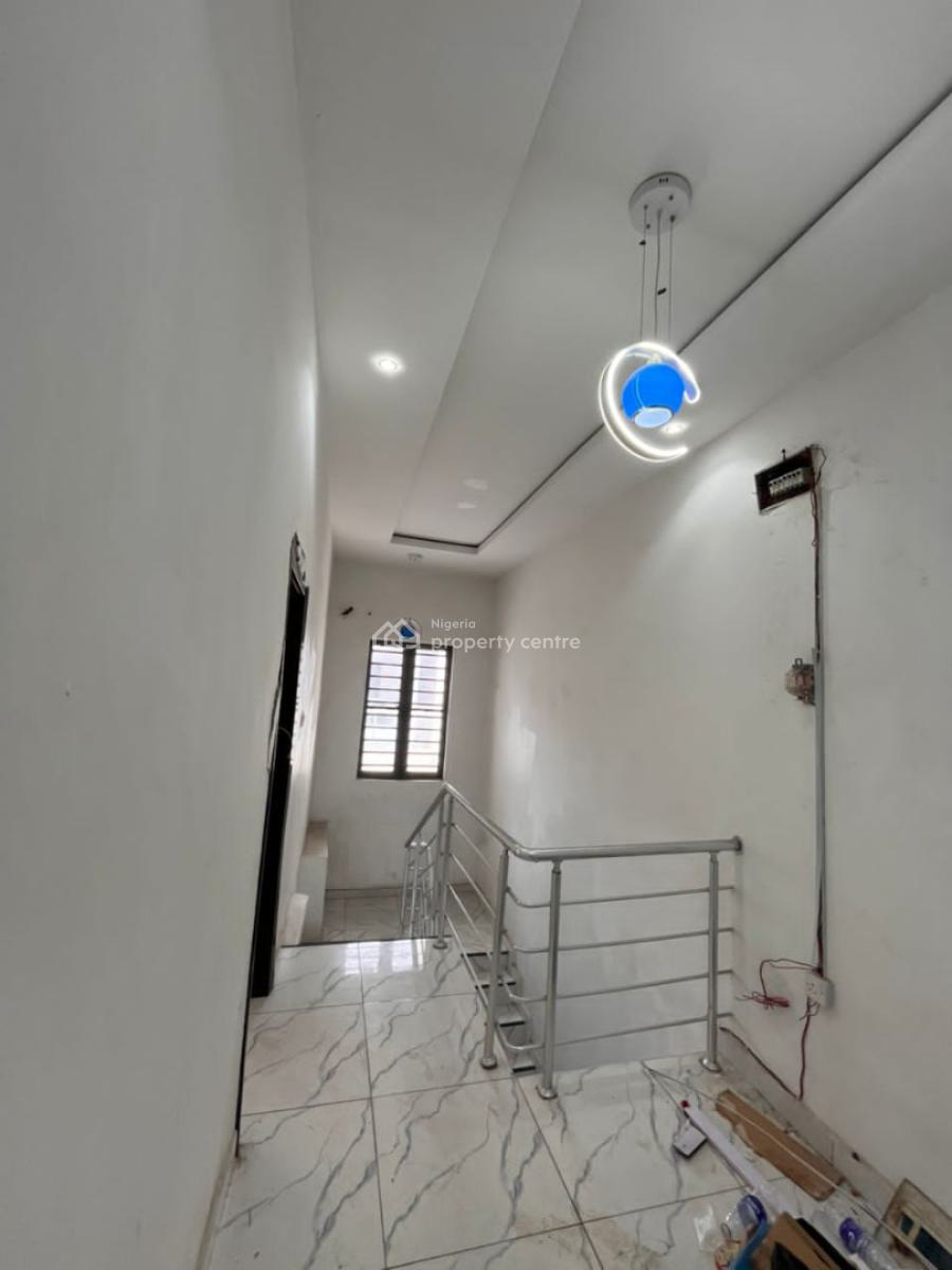 a Massive Master Bedroom with Kitchen.& 2 Balconies, Thomos Estate, Ajah, Lagos, Flat / Apartment for Rent