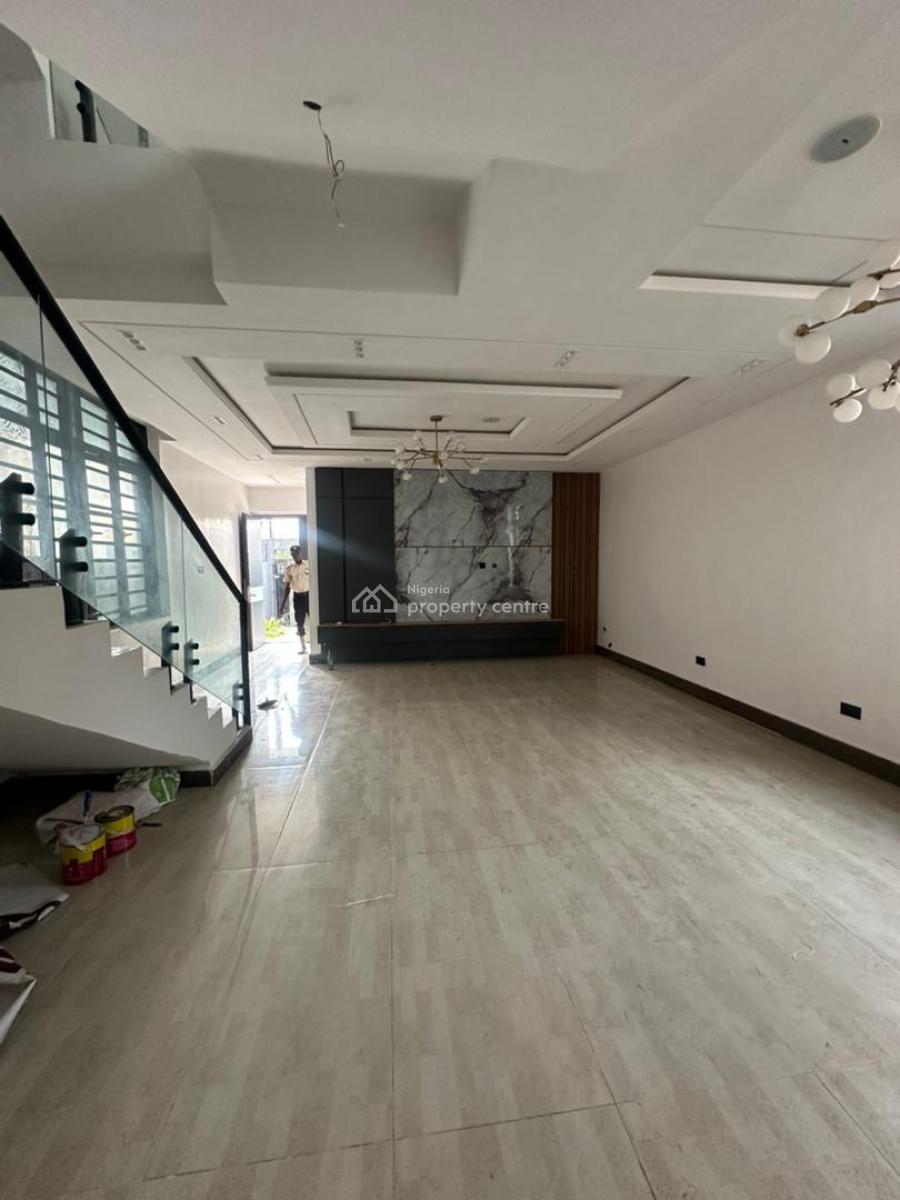 Spacious 5-bedroom Split-level House with Upstairs Bq, Lekki Phase 1, Lekki Phase 1, Lekki, Lagos, Flat / Apartment for Rent