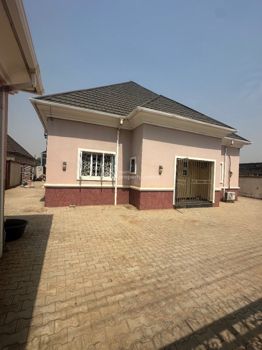 Excellent Spacious 3 Bedrooms Bungalow, Galadimawa, Abuja, Detached Bungalow for Sale