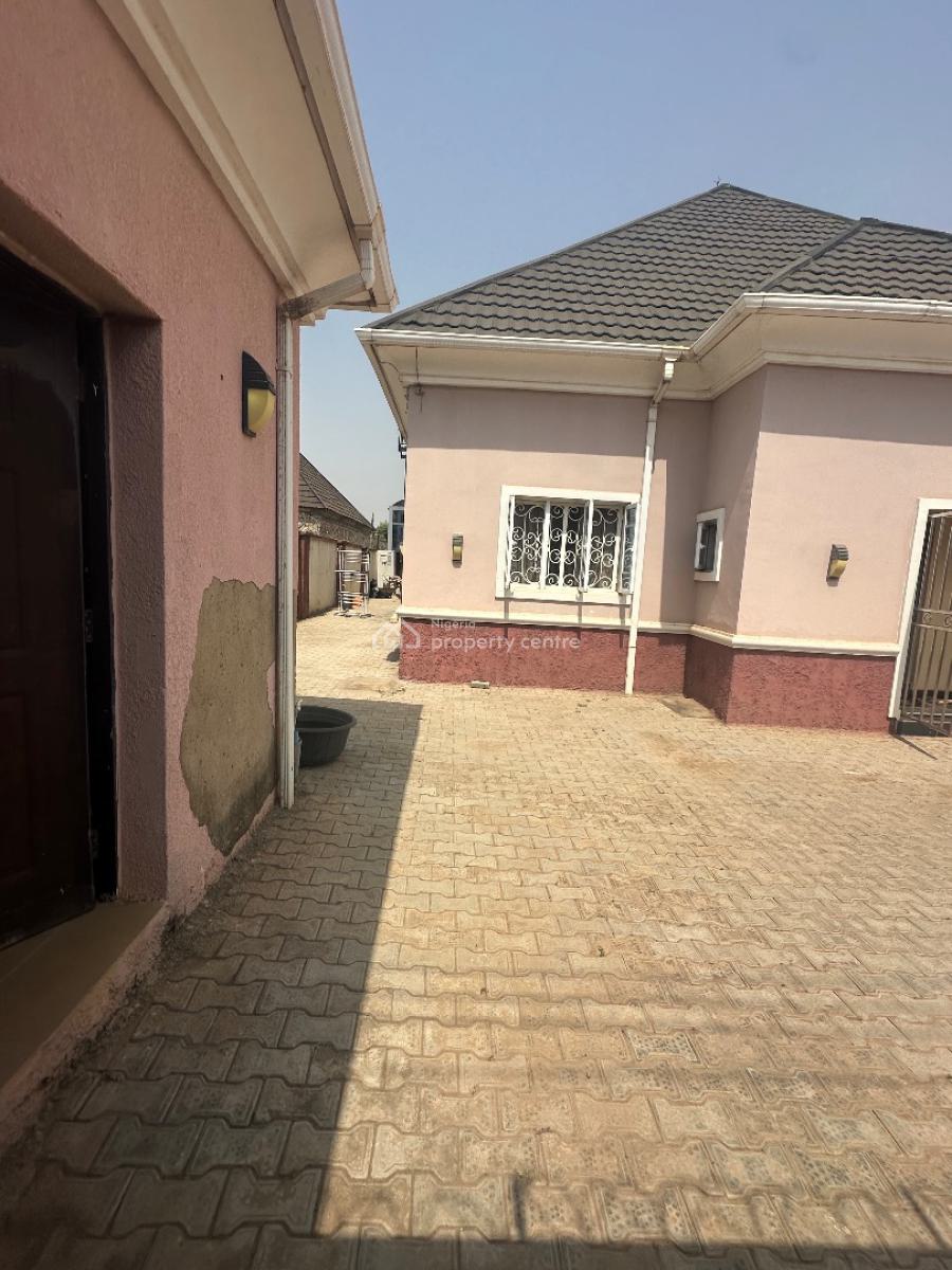 Excellent Spacious 3 Bedrooms Bungalow, Galadimawa, Abuja, Detached Bungalow for Sale