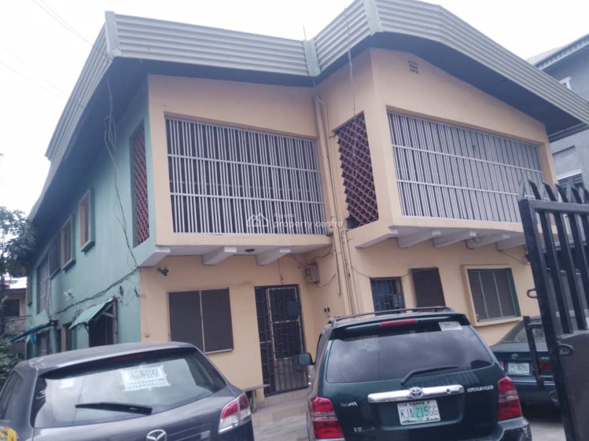 Well Maintained Standard Storey Building in a Very Nice Environment, Ijeshatedo, Surulere, Lagos, House for Sale