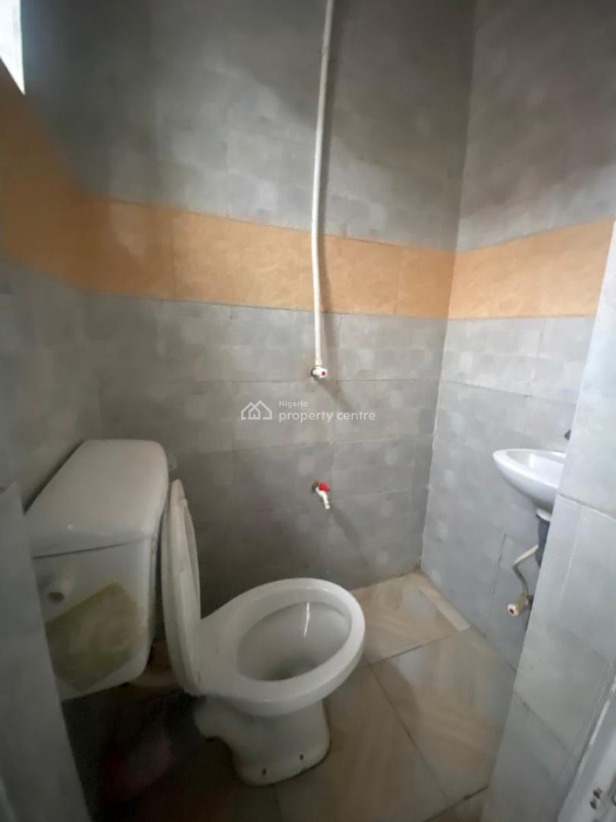 Newly Renovated Very Clean 2 Bedroom Flat Upstairs, Off Randle Avenue, Ojuelegba, Surulere, Lagos, House for Rent