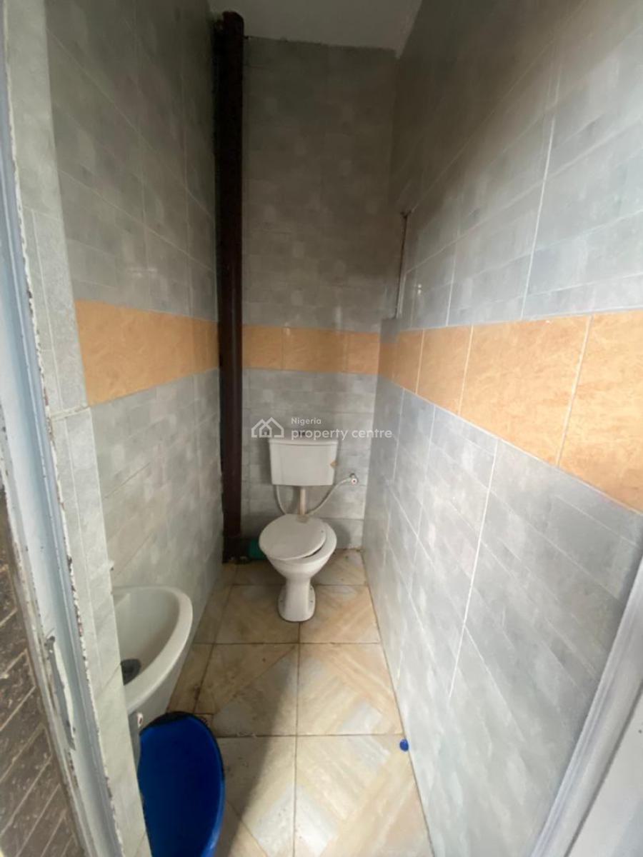 Newly Renovated Very Clean 2 Bedroom Flat Upstairs, Off Randle Avenue, Ojuelegba, Surulere, Lagos, House for Rent