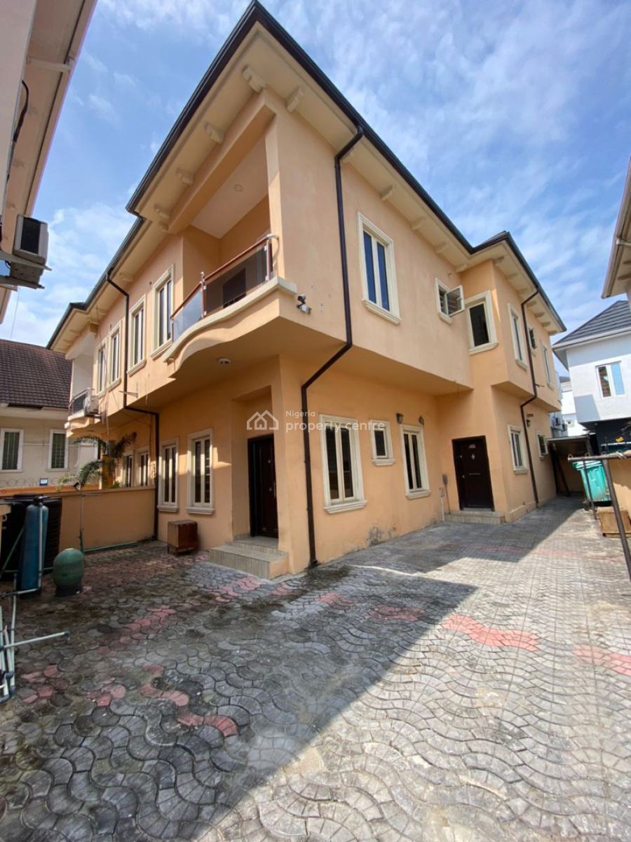 Spacious Master Bedroom Upstairs, Agungi Estate, Idado, Lekki, Lagos, Flat / Apartment for Rent