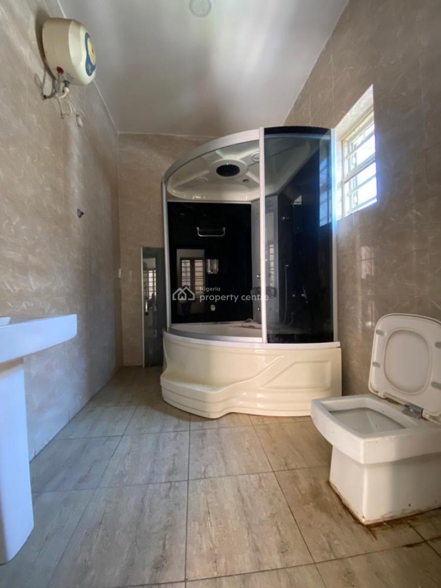 Spacious Master Bedroom Upstairs, Agungi Estate, Idado, Lekki, Lagos, Flat / Apartment for Rent