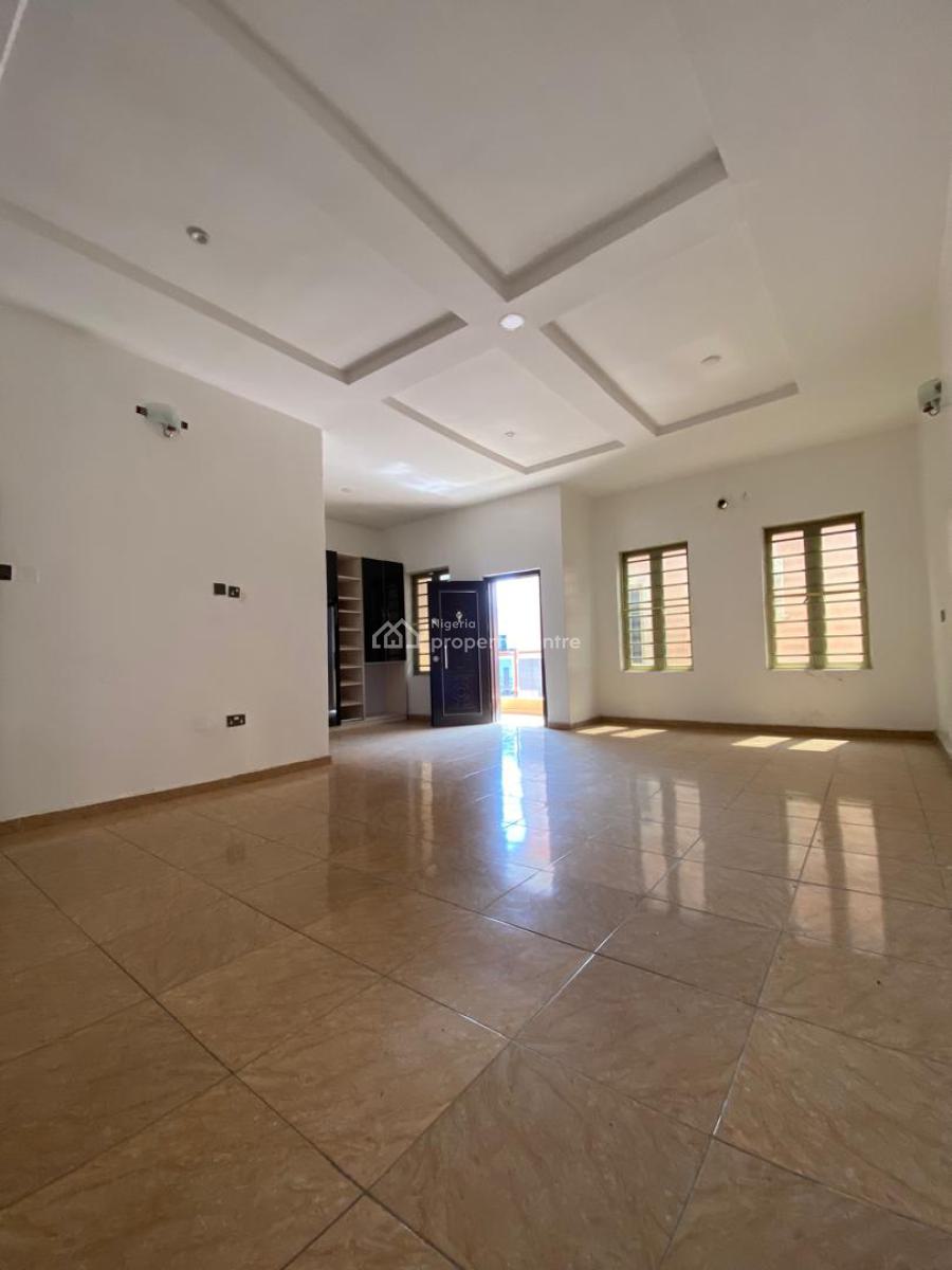 Spacious Master Bedroom Upstairs, Agungi Estate, Idado, Lekki, Lagos, Flat / Apartment for Rent