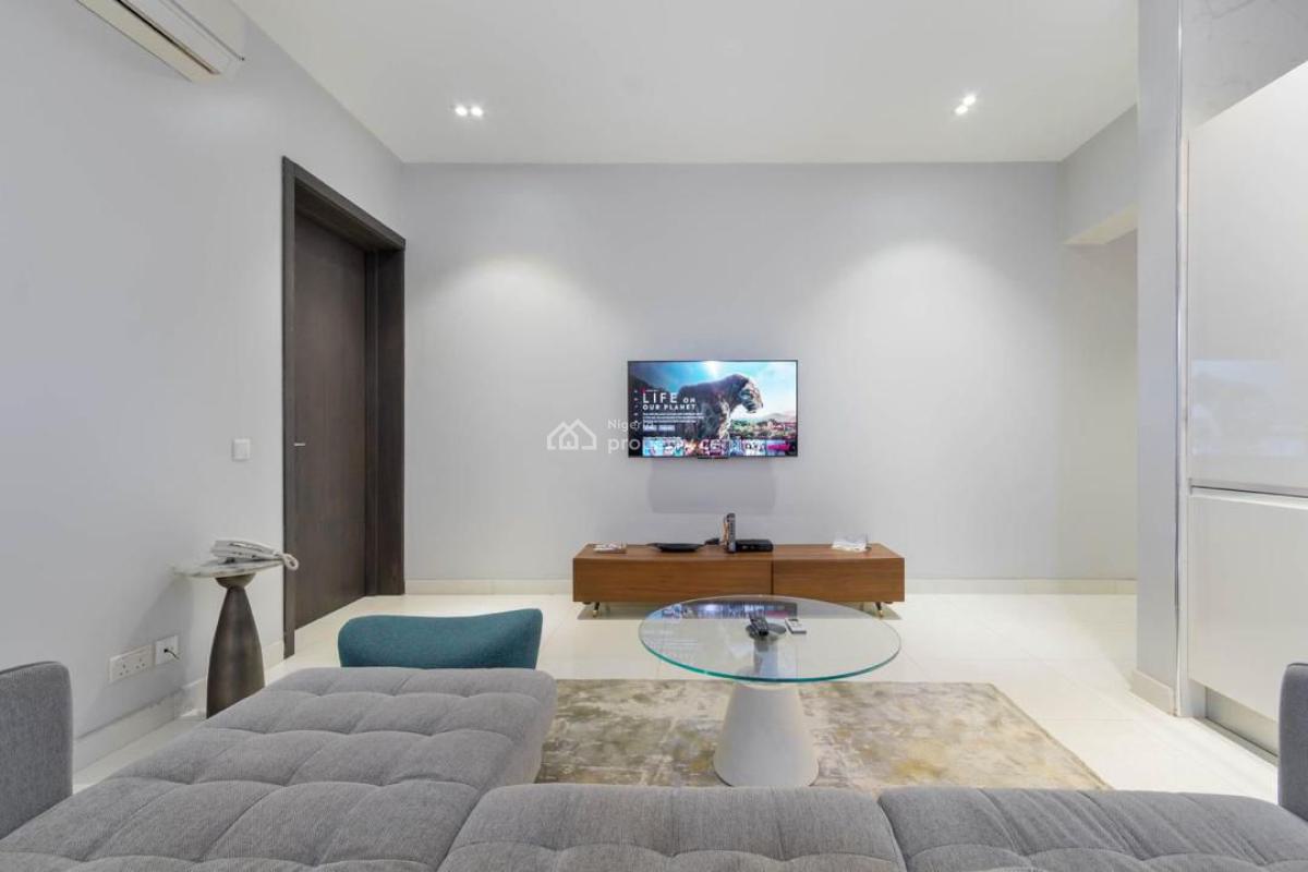 Stylish Luxury 1 Bedroom Apartment with Top-notch Amenities, Housekeeping,chef on Demand, Netflix,balcony, En-suite Rooms and Lots, Lekki Phase 1, Lekki, Lagos, Flat / Apartment Short Let