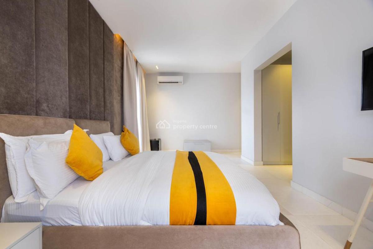 Stylish Luxury 1 Bedroom Apartment with Top-notch Amenities, Housekeeping,chef on Demand, Netflix,balcony, En-suite Rooms and Lots, Lekki Phase 1, Lekki, Lagos, Flat / Apartment Short Let