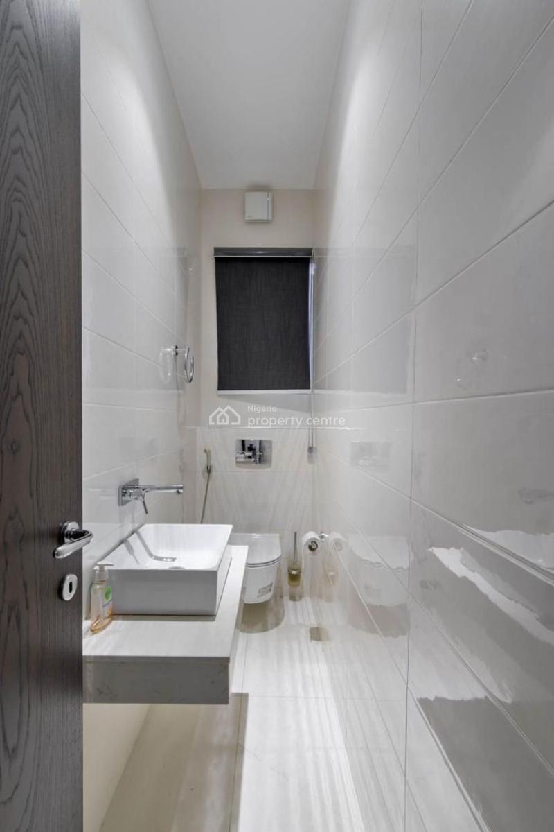 Stylish Luxury 1 Bedroom Apartment with Top-notch Amenities, Housekeeping,chef on Demand, Netflix,balcony, En-suite Rooms and Lots, Lekki Phase 1, Lekki, Lagos, Flat / Apartment Short Let