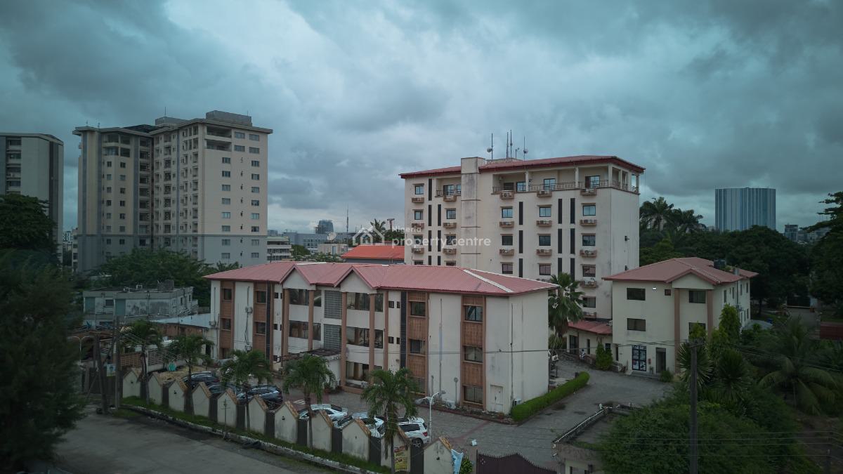 Hotel & Apartment  Victoria Island, Waziri Ibrahim Crescent, Victoria Island (vi), Lagos, Hotel / Guest House for Sale