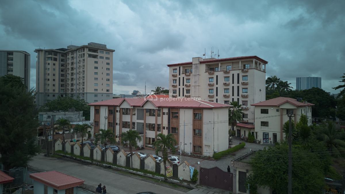 Hotel & Apartment  Victoria Island, Waziri Ibrahim Crescent, Victoria Island (vi), Lagos, Hotel / Guest House for Sale