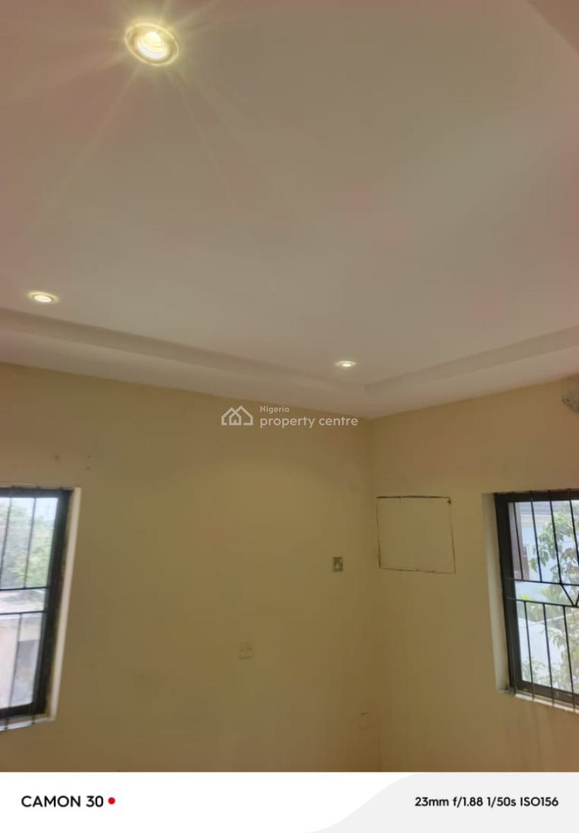 Well Renovated 4 Bedroom Flat in Omole Phase 1, Omole Phase 1, Omole Phase 1, Ikeja, Lagos, Flat / Apartment for Rent