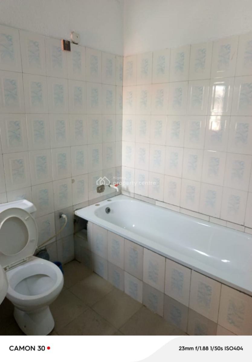 Well Renovated 4 Bedroom Flat in Omole Phase 1, Omole Phase 1, Omole Phase 1, Ikeja, Lagos, Flat / Apartment for Rent