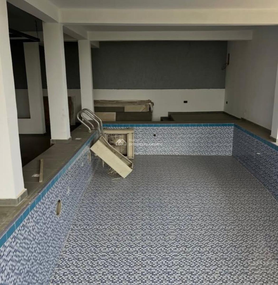 Luxuriously Finished 3 Bedroom Flat with a Great Facilities, Main Guzape, Guzape District, Abuja, Block of Flats for Sale