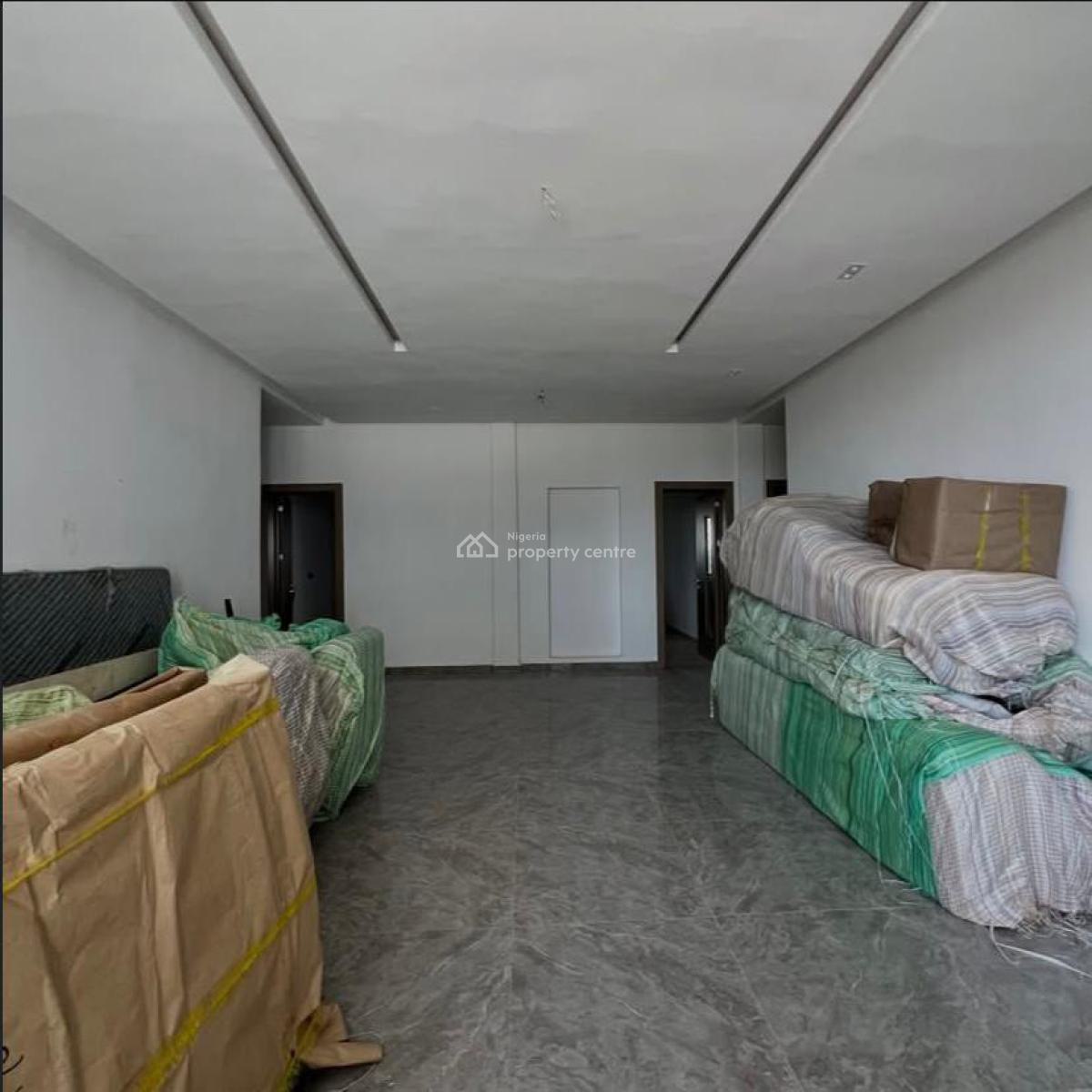 Luxuriously Finished 3 Bedroom Flat with a Great Facilities, Main Guzape, Guzape District, Abuja, Block of Flats for Sale