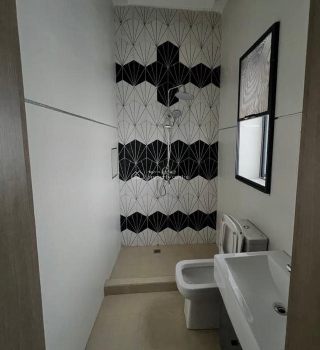 Luxuriously Finished 3 Bedroom Flat with a Great Facilities, Main Guzape, Guzape District, Abuja, Block of Flats for Sale