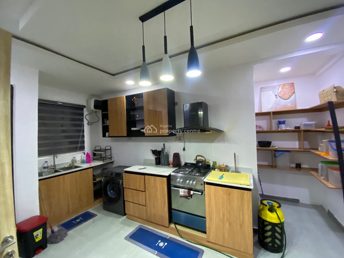 Luxuriously Furnished 3 Bedroom Apartment, Maryland Estate, Onigbongbo, Maryland, Lagos, Flat / Apartment for Rent