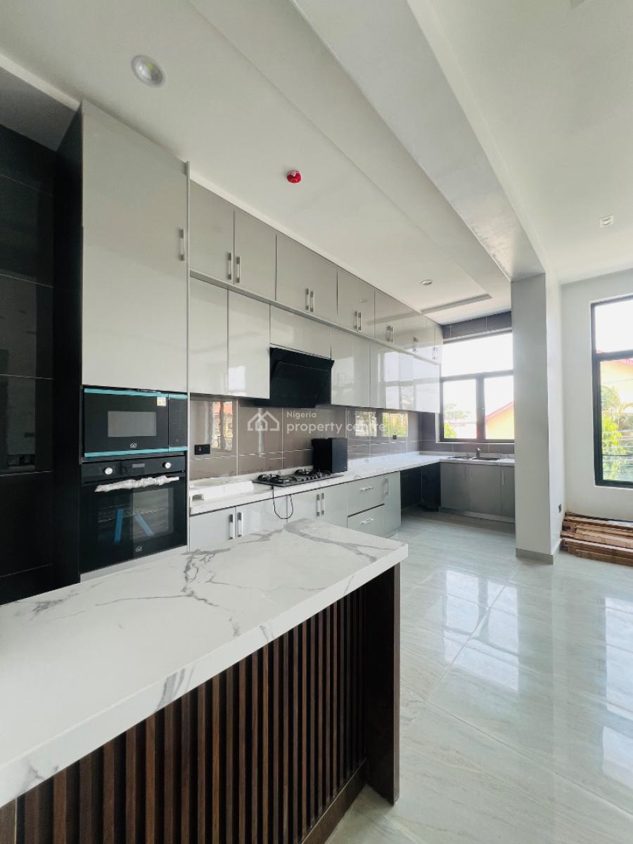 Luxury 2 Bedroom Apartment with Elevator, Lekki Phase 1, Lekki, Lagos, Block of Flats for Sale