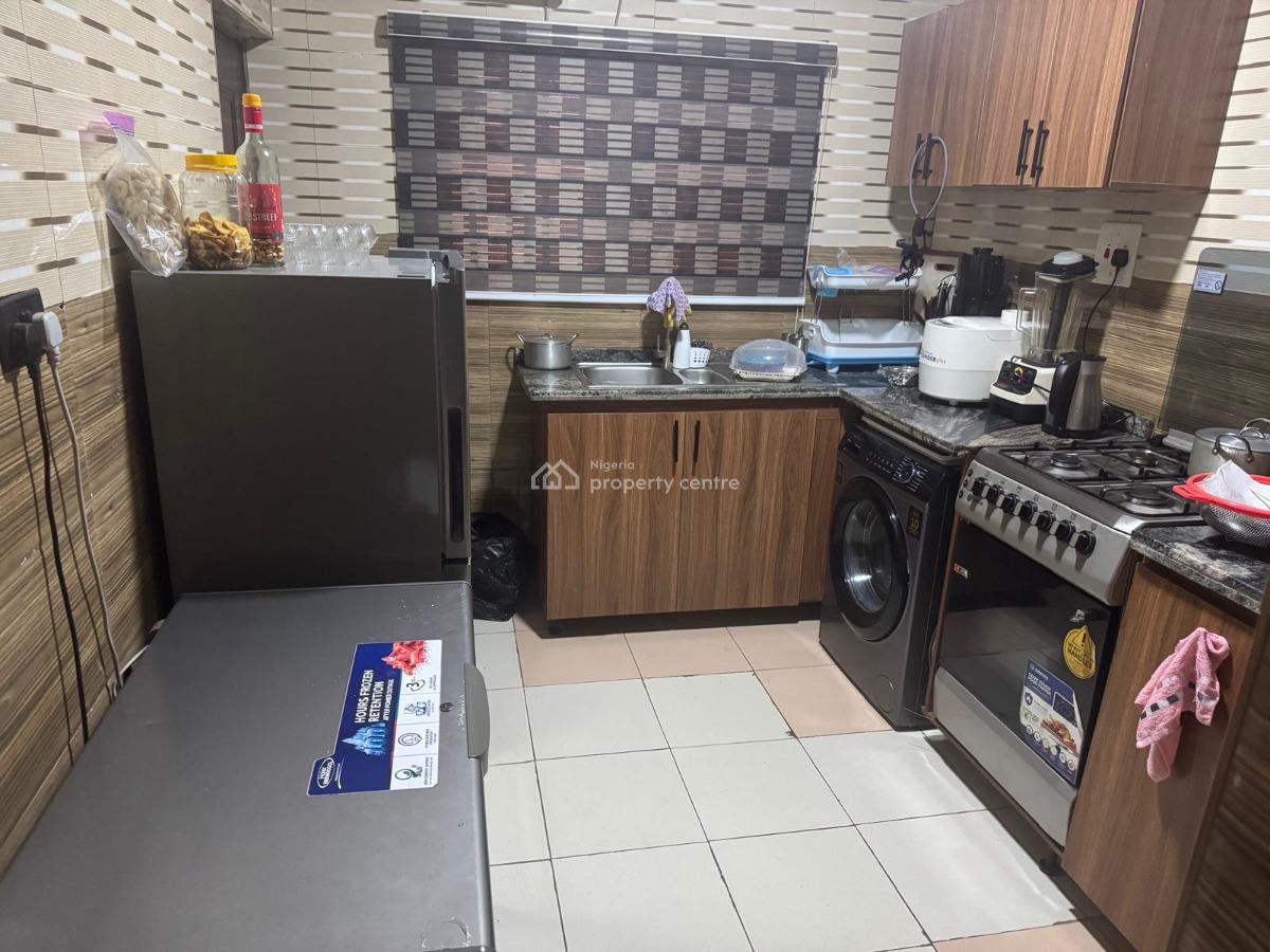 3 Bedroom Apartment, Gra Phase 2, Magodo, Lagos, Flat / Apartment for Sale