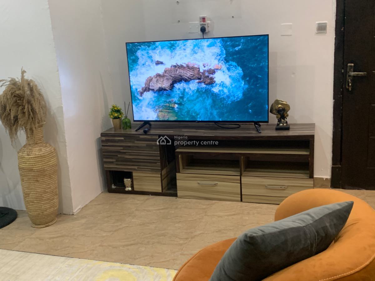 Comfort and and Ambiance Combined!, Bera Estate , Chervron, Lekki Phase 2, Lekki, Lagos, Self Contain (single Rooms) Short Let