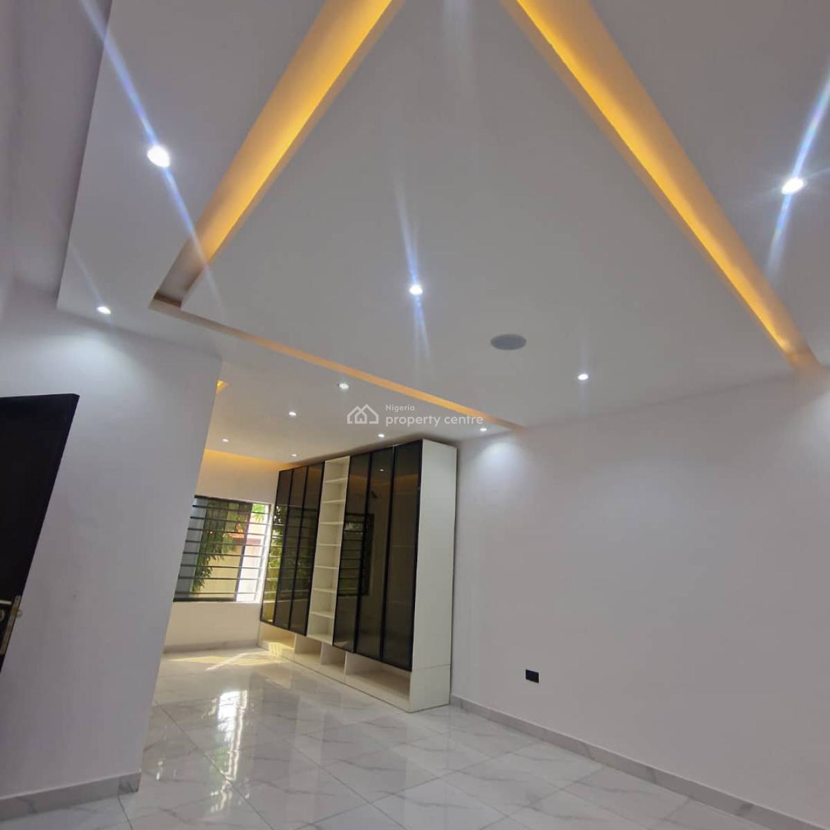 Fully Serviced 3bedroom Flat with a Room Bq, Lekki, Lagos, Flat / Apartment for Rent