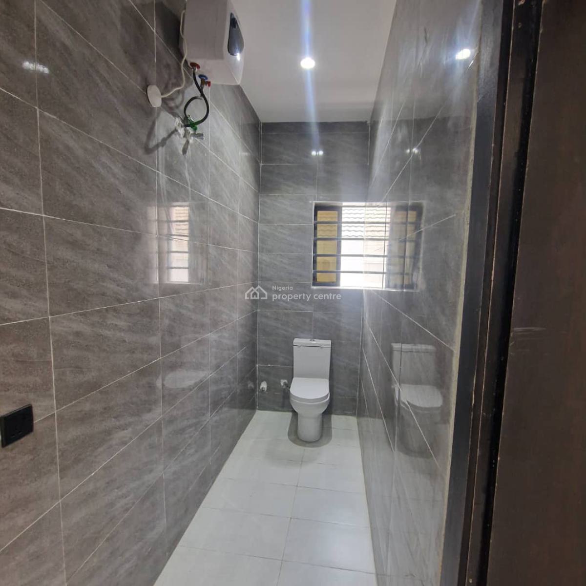Fully Serviced 3bedroom Flat with a Room Bq, Lekki, Lagos, Flat / Apartment for Rent