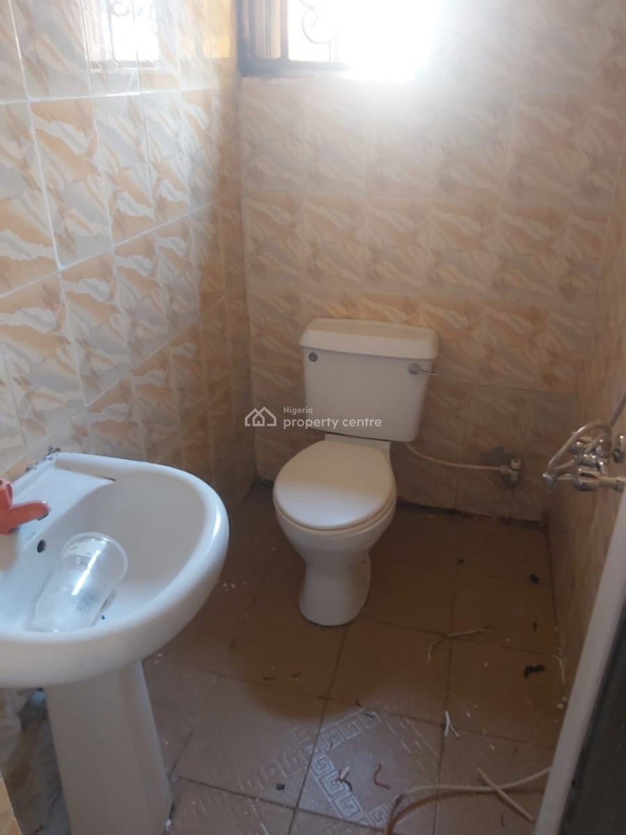 Newly Renovated 2 Bedroom Flat Upstairs, Unity Estate, Badore, Ajah, Lagos, Flat / Apartment for Rent