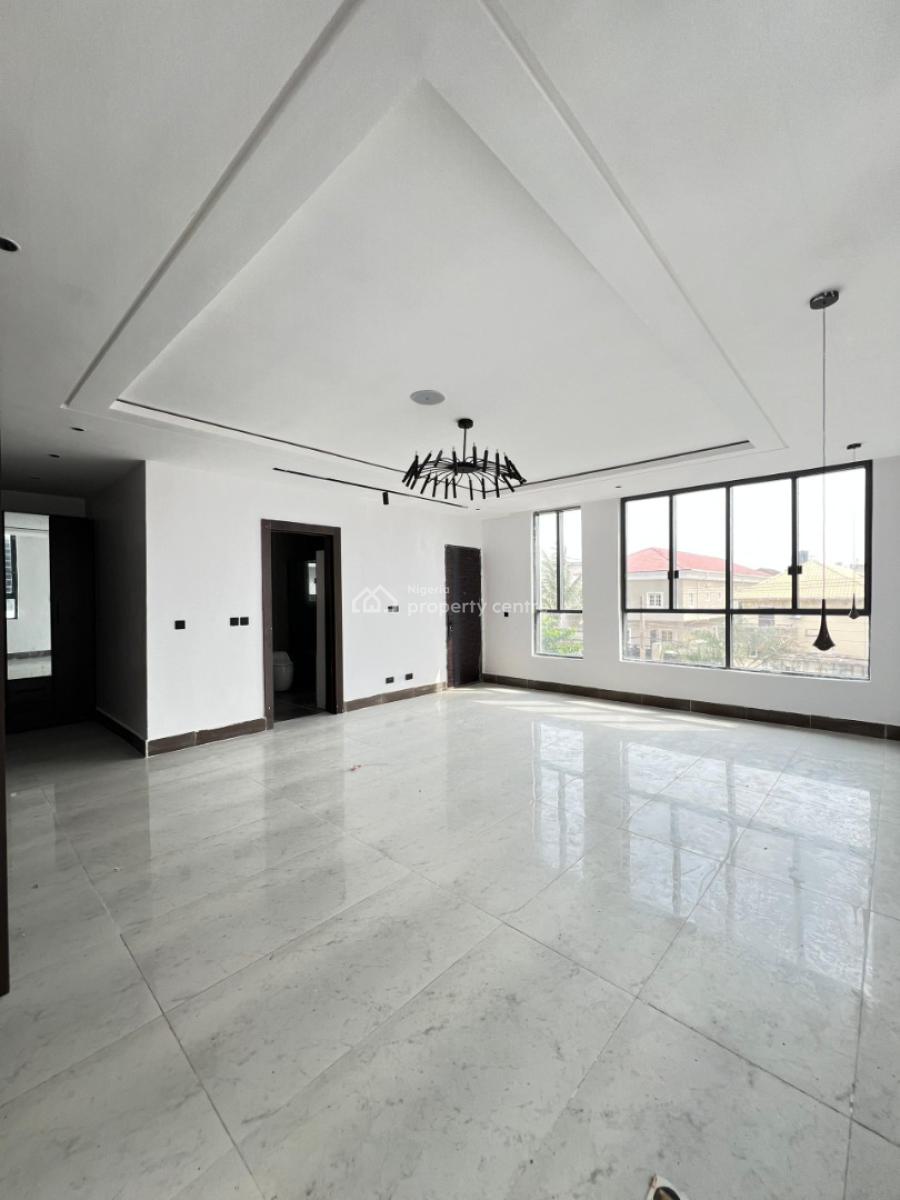 Spaciously Built 5 Bedroom Detached Duplex with a Security House, Lekki Phase 1, Lekki, Lagos, Detached Duplex for Sale
