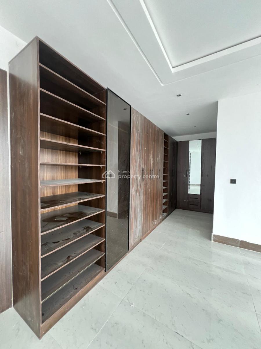 Spaciously Built 5 Bedroom Detached Duplex with a Security House, Lekki Phase 1, Lekki, Lagos, Detached Duplex for Sale