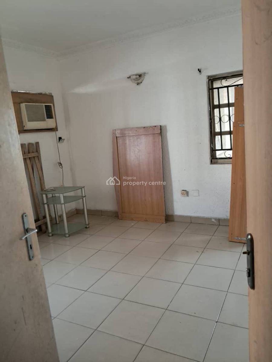 Shared 2br, Omole Phase 1, Ikeja, Lagos, Flat / Apartment for Rent